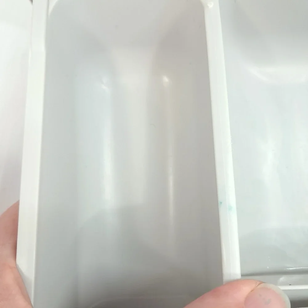LG Washer washing machine detergent dispenser drawer Housing 4870er1008-2 white